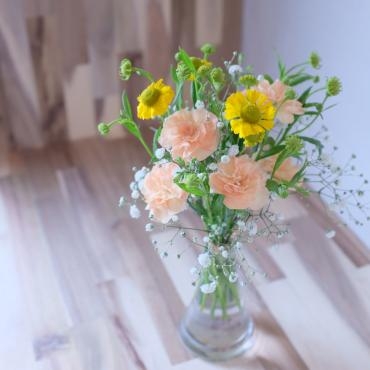 お仏壇に可愛いお花をお供えしたい 花屋ブログ 奈良県磯城郡川西町の花屋 沢辺生花店にフラワーギフトはお任せください 当店は 安心と信頼の花キューピット加盟店です 花キューピットタウン