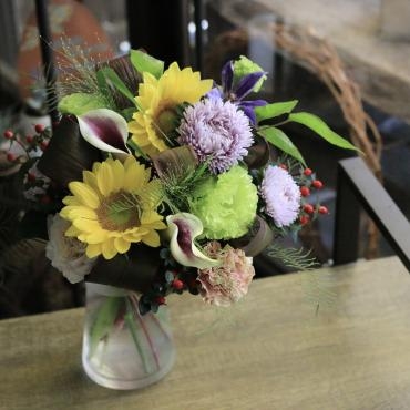 「bouquet -ひまわりを入れて、落ち着いた感じで-」｜「沢辺生花店」　（奈良県磯城郡川西町の花キューピット加盟店 花屋）のブログ