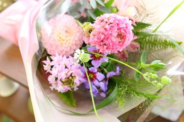 『bouquet -卒業のお祝い-』「沢辺生花店」（奈良県磯城郡川西町の花屋）のギャラリー写真