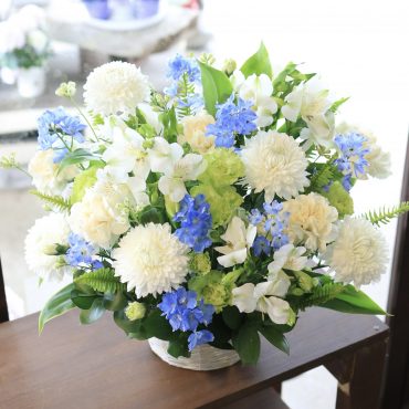 『arrangement -お供え花-』「沢辺生花店」（奈良県磯城郡川西町の花屋）のギャラリー写真