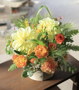 『arrangement -黄色いダリア-』「沢辺生花店」（奈良県磯城郡川西町の花屋）のギャラリー写真