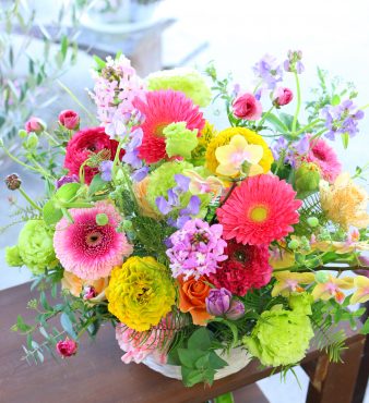 『arrangement -就任のお祝い-』「沢辺生花店」（奈良県磯城郡川西町の花屋）のギャラリー写真