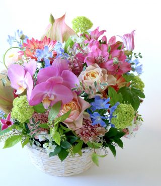 『arrangement -ピンクと水色-』｜「沢辺生花店」　（奈良県磯城郡川西町の花キューピット加盟店 花屋）のブログ